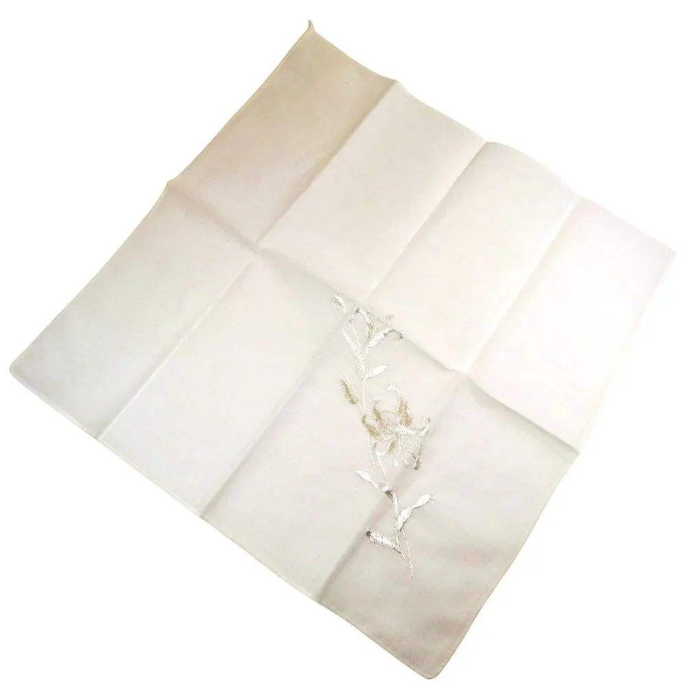 1940s Hand Embroidered Hankie Lot of 3 - Floral, Holiday, Sentiment - Picture 7 of 7